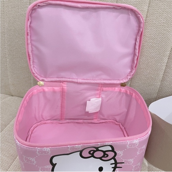 NEW Hello Kitty spa bundle set | makeup bag, spa headband, glass‎ nail file - Picture 9 of 9